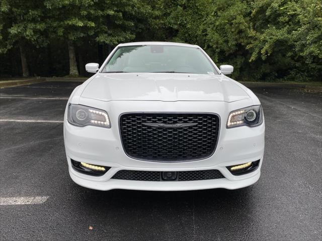 2022 Chrysler 300 Touring L