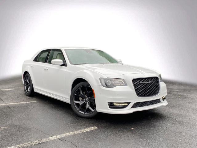 2022 Chrysler 300 Touring L