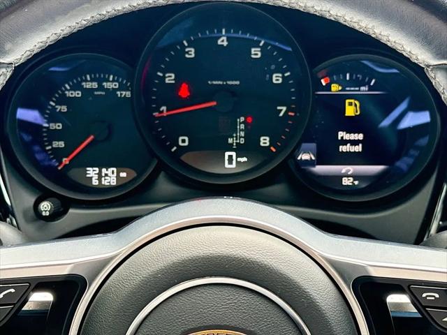2021 Porsche Macan Standard