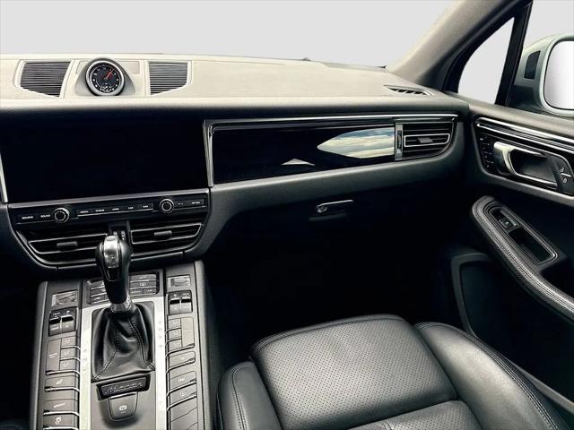 2021 Porsche Macan Standard