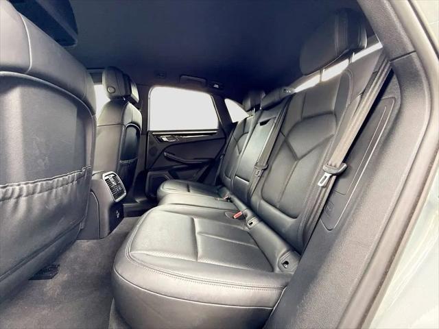 2021 Porsche Macan Standard