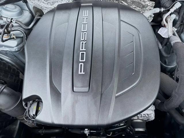 2021 Porsche Macan Standard