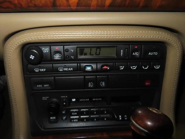 1997 Jaguar XK8 Standard