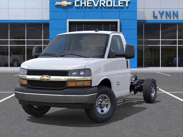 2025 Chevrolet Express Cutaway Work Van