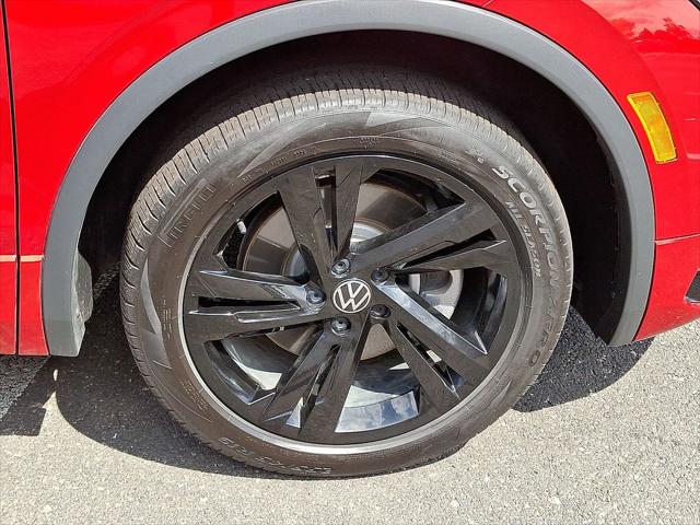 2024 Volkswagen Tiguan 2.0T SE R-Line Black