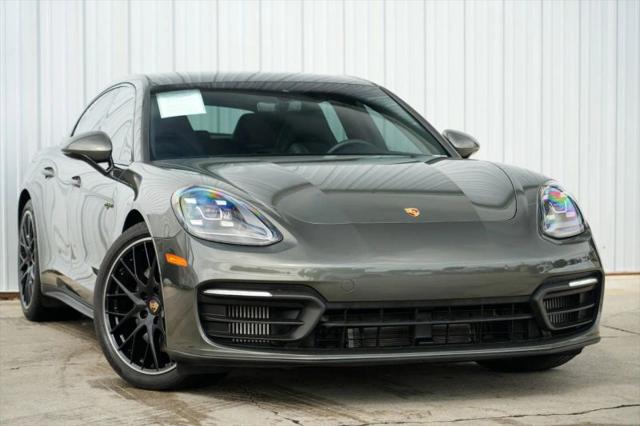 2022 Porsche Panamera E-Hybrid 4