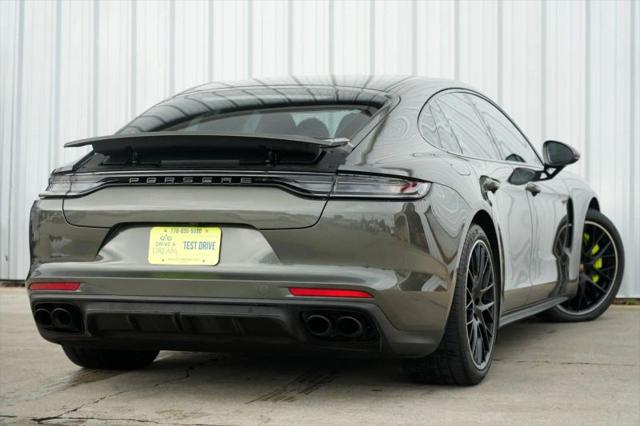 2022 Porsche Panamera E-Hybrid 4