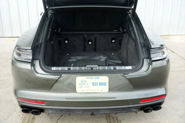 2022 Porsche Panamera E-Hybrid 4