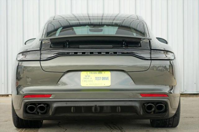 2022 Porsche Panamera E-Hybrid 4