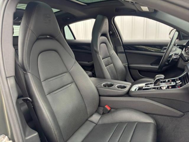 2022 Porsche Panamera E-Hybrid 4