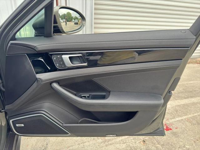 2022 Porsche Panamera E-Hybrid 4
