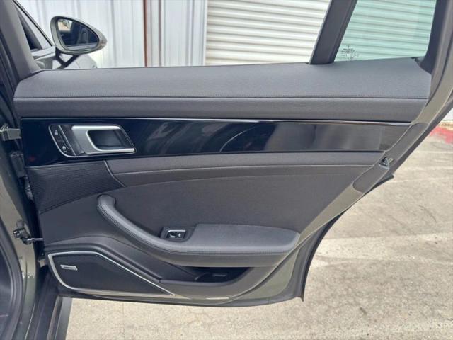 2022 Porsche Panamera E-Hybrid 4
