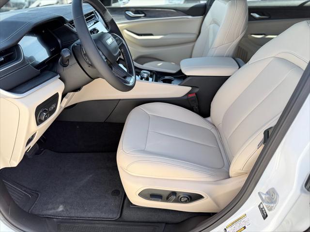 2025 Jeep Grand Cherokee GRAND CHEROKEE L LIMITED 4X4 2025 Jeep Grand Cherokee GRAND CHEROKEE L LIMITED 4X4