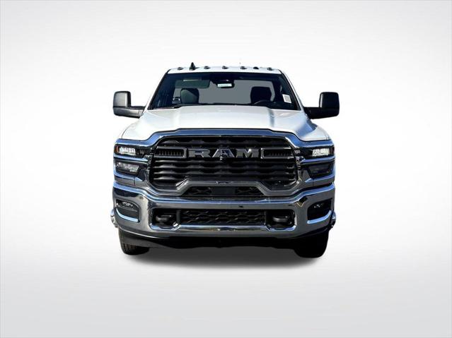 2026 RAM Ram 3500 Chassis Cab RAM 3500 TRADESMAN CHASSIS REGULAR CAB 4X4 84 CA