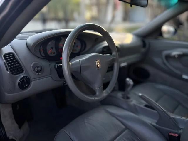 2003 Porsche 911 Carrera 4