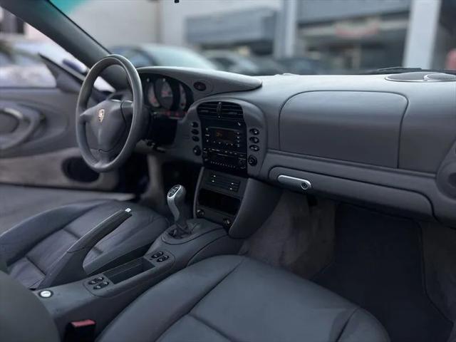2003 Porsche 911 Carrera 4