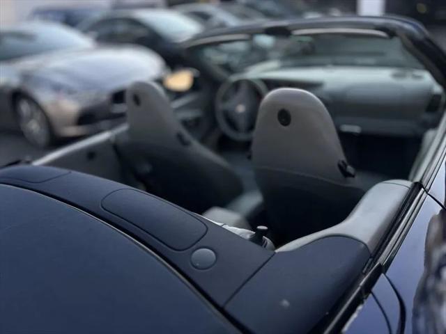 2003 Porsche 911 Carrera 4