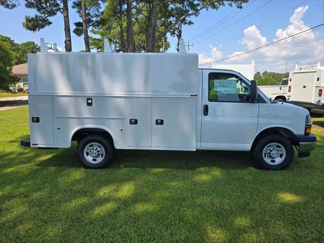 2025 Chevrolet Express Cutaway Work Van