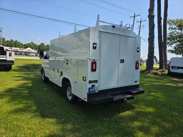 2025 Chevrolet Express Cutaway Work Van