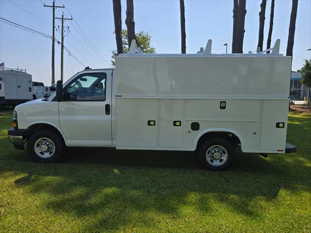 2025 Chevrolet Express Cutaway Work Van