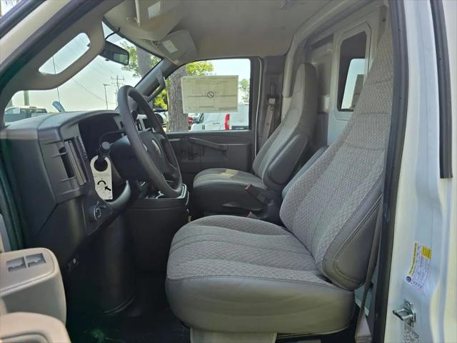 2025 Chevrolet Express Cutaway Work Van