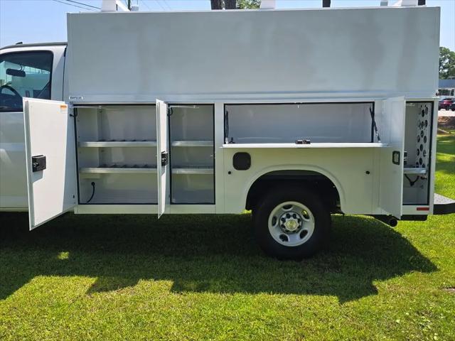 2025 Chevrolet Express Cutaway Work Van