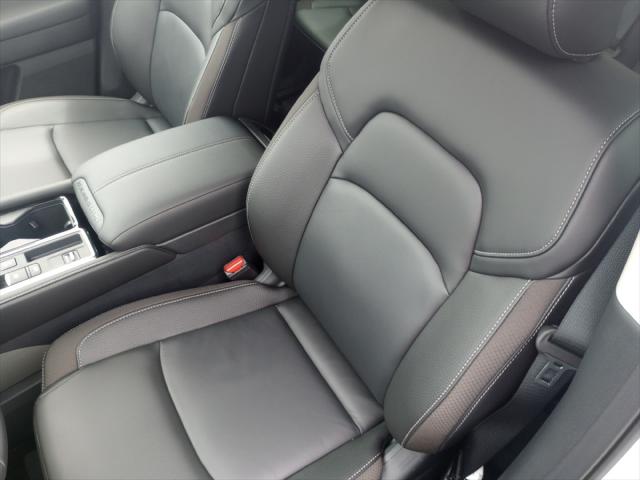 2025 Nissan Pathfinder SL FWD
