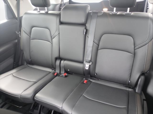 2025 Nissan Pathfinder SL FWD