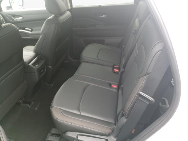 2025 Nissan Pathfinder SL FWD