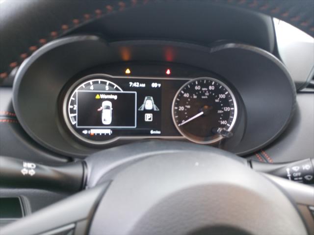 2025 Nissan Versa 1.6 SR