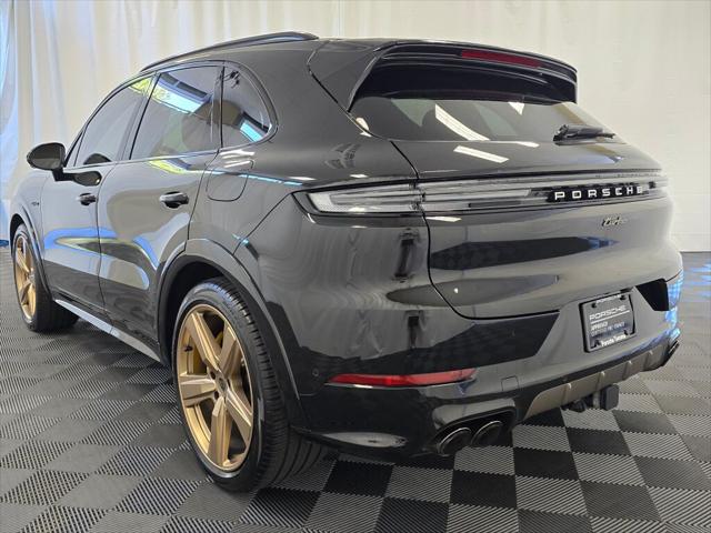 2025 Porsche Cayenne E-Hybrid Turbo