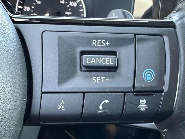 2022 Nissan Pathfinder SV 4WD [30]