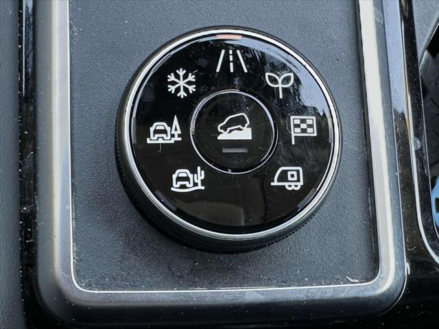 2022 Nissan Pathfinder SV 4WD [32]