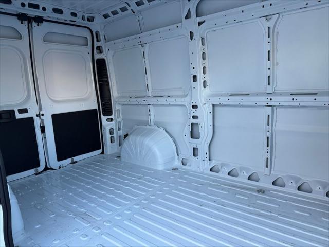 2026 Ram ProMaster Cargo Van SLT