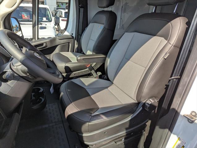 2026 Ram ProMaster Cargo Van SLT Low Roof 136" WB