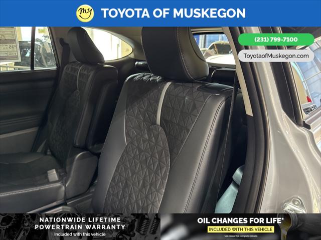 2025 Toyota Highlander Hybrid XLE