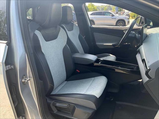 2023 Volkswagen ID.4 Pro