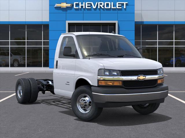 2025 Chevrolet Express Cutaway Work Van
