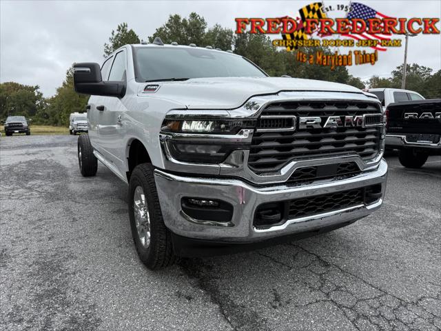 2026 RAM Ram 3500 Chassis Cab RAM 3500 TRADESMAN CREW CAB CHASSIS 4X4 60 CA 2026 RAM Ram 3500 Chassis Cab RAM 3500 TRADESMAN CREW CAB CHASSIS 4X4 60 CA