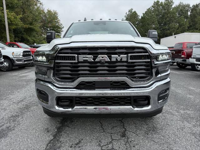 2026 RAM Ram 3500 Chassis Cab RAM 3500 TRADESMAN CREW CAB CHASSIS 4X4 60 CA 2026 RAM Ram 3500 Chassis Cab RAM 3500 TRADESMAN CREW CAB CHASSIS 4X4 60 CA