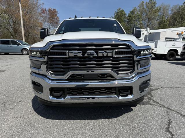 2026 RAM Ram 3500 Chassis Cab RAM 3500 TRADESMAN CREW CAB CHASSIS 4X4 60 CA 2026 RAM Ram 3500 Chassis Cab RAM 3500 TRADESMAN CREW CAB CHASSIS 4X4 60 CA