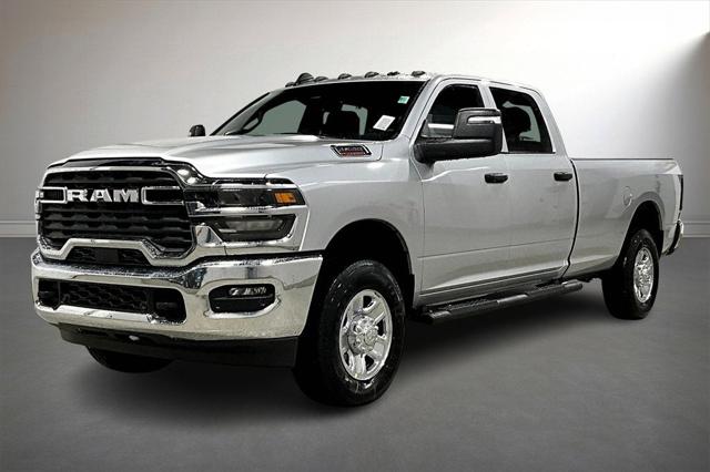 2026 RAM Ram 3500 RAM 3500 TRADESMAN CREW CAB 4X4 8 BOX