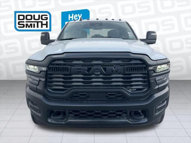 2026 RAM Ram 5500 Chassis Cab RAM 5500 TRADESMAN CHASSIS CREW CAB 4X4 84 CA