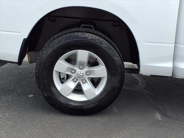 2023 RAM 1500 Classic SLT Crew Cab 4x4 57 Box 2023 RAM 1500 Classic SLT Crew Cab 4x4 57 Box