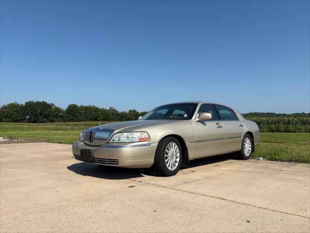 2004 Lincoln Town Car Signature