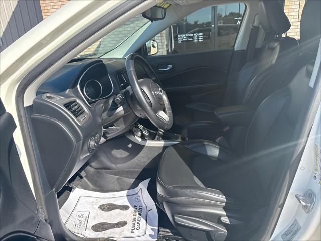 2017 Jeep New Compass Latitude 4x4 2017 Jeep New Compass Latitude 4x4