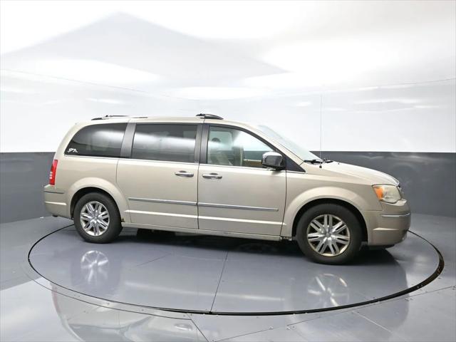 2009 Chrysler Town and Country Limited