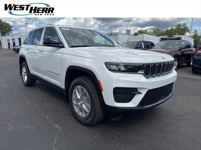 2025 Jeep Grand Cherokee GRAND CHEROKEE LAREDO X 4X4