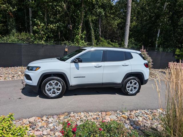 2025 Jeep Compass Latitude 4x4 2025 Jeep Compass Latitude 4x4