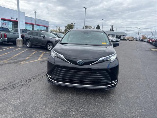 2023 Toyota Sienna XLE